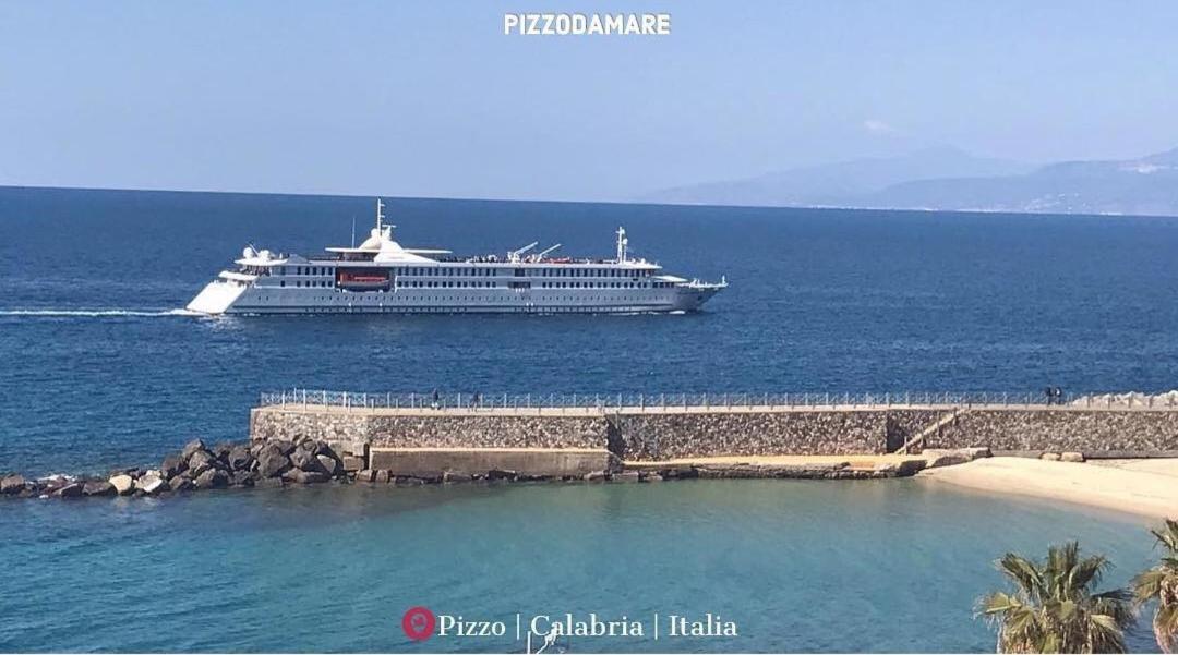 Casa Di Giorgio-Fronte Spiaggia Pizzo  Extérieur photo